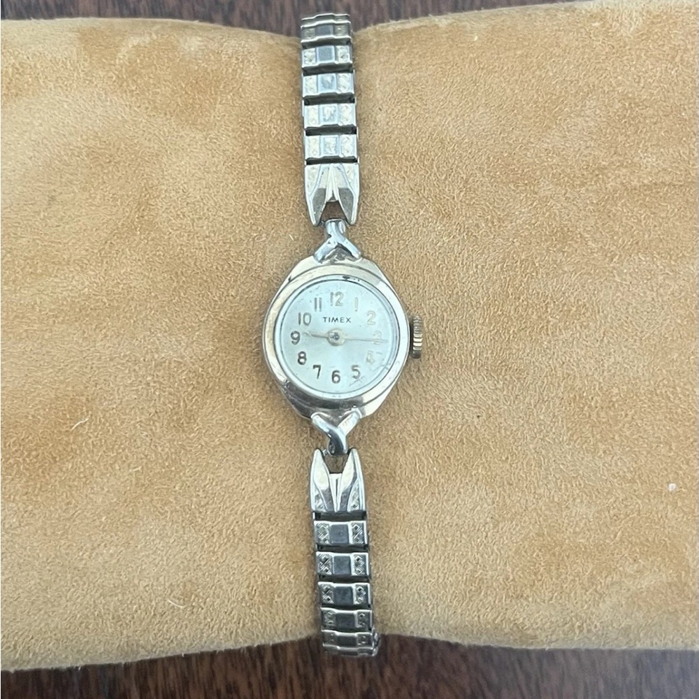 Vintage Timex Petite Watch With Stretch Band NOT WORKING